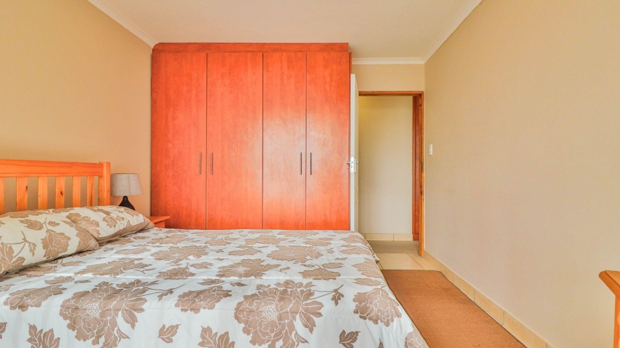 To Let 3 Bedroom Property for Rent in Heiderand Western Cape